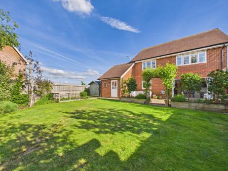 4 bedroom Detached house for sale in Centenary Fields, Bramley, RG26