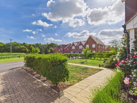 4 bedroom Detached house for sale in Centenary Fields, Bramley, RG26