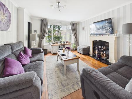 3 bedroom Detached house for sale in Droxford Crescent, Tadley, RG26