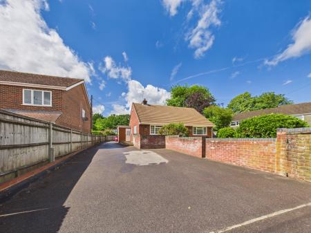 3 bedroom Detached bungalow for sale in West Street, Tadley, RG26