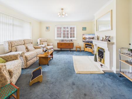 3 bedroom Detached bungalow for sale in West Street, Tadley, RG26