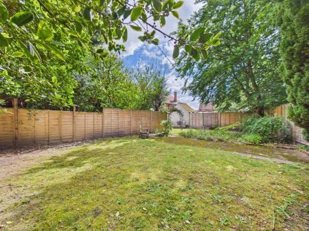 1 bedroom Semi-detached house to let in Stephens Close, Mortimer Common, RG7