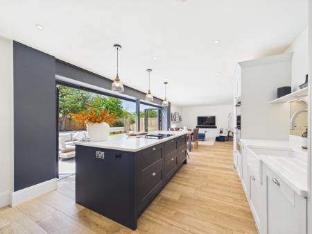4 bedroom Detached house for sale in Penbere Close, Pamber Heath, RG26