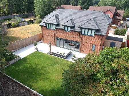 4 bedroom Detached house for sale in Penbere Close, Pamber Heath, RG26