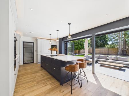 4 bedroom Detached house for sale in Penbere Close, Pamber Heath, RG26