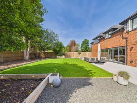 4 bedroom Detached house for sale in Penbere Close, Pamber Heath, RG26