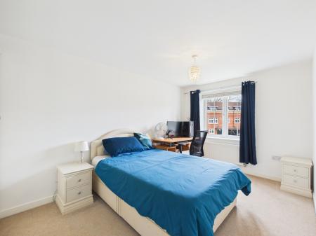4 bedroom Semi-detached house to let in Royal Gardens, Tadley, RG26