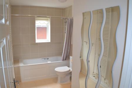 2 bedroom Flat to let in Blackthorn Close, Tadley, RG26
