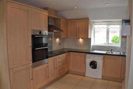 2 bedroom Flat to let in Blackthorn Close, Tadley, RG26