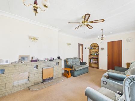 3 bedroom Detached bungalow for sale in Silchester Road, Pamber Heath, RG26