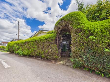 3 bedroom Park home for sale in Second Avenue, Ravenswing, Aldermaston, RG7
