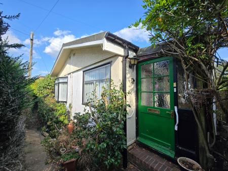 3 bedroom Park home for sale in Second Avenue, Ravenswing, Aldermaston, RG7