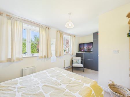 3 bedroom End of terrace house for sale in Fallows Road, Reading, RG7