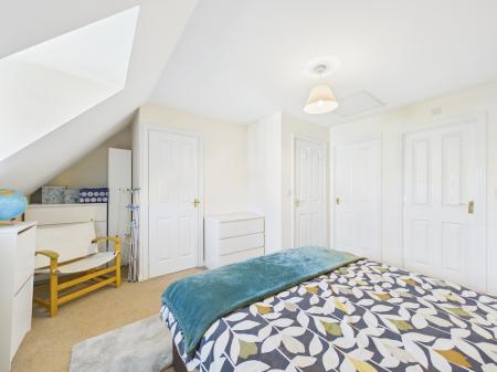 3 bedroom End of terrace house for sale in Fallows Road, Reading, RG7