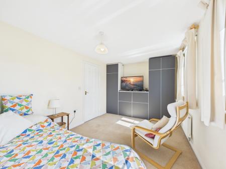 3 bedroom End of terrace house for sale in Fallows Road, Reading, RG7