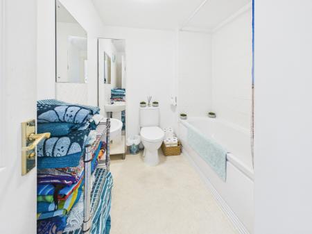3 bedroom End of terrace house for sale in Fallows Road, Reading, RG7