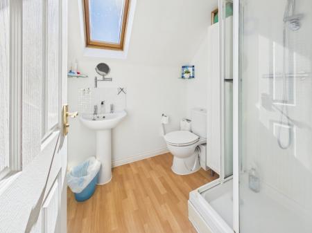 3 bedroom End of terrace house for sale in Fallows Road, Reading, RG7