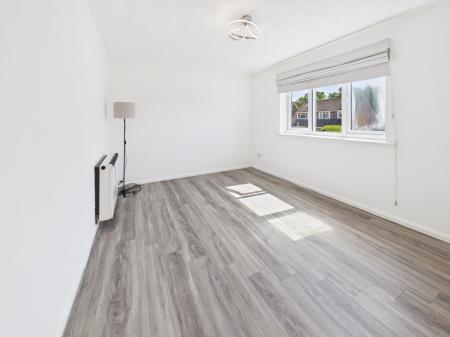 2 bedroom Flat to let in Odette Gardens, Tadley, RG26