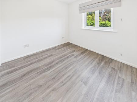 2 bedroom Flat to let in Odette Gardens, Tadley, RG26