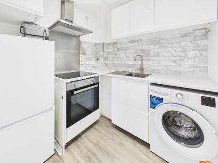 2 bedroom Flat to let in Odette Gardens, Tadley, RG26