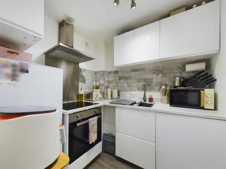 2 bedroom Flat to let in Odette Gardens, Tadley, RG26
