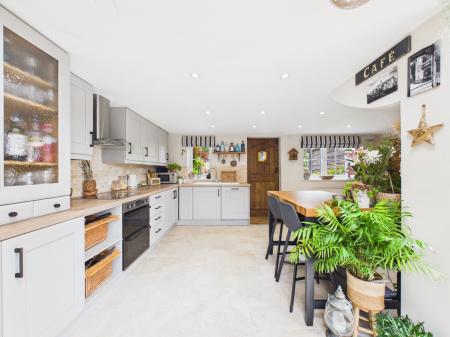 4 bedroom Semi-detached house for sale in Little London Road, Silchester, RG7