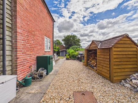 4 bedroom Semi-detached house for sale in Little London Road, Silchester, RG7