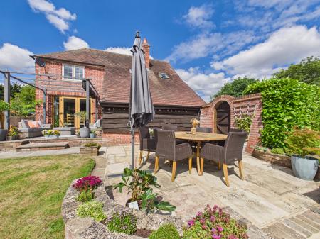4 bedroom Semi-detached house for sale in Little London Road, Silchester, RG7