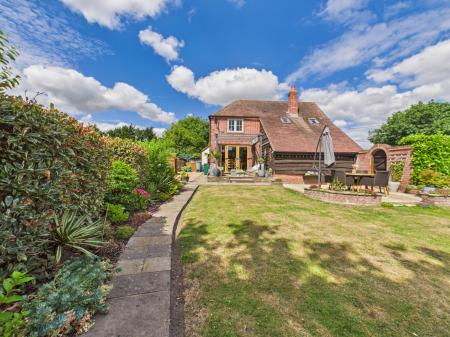4 bedroom Semi-detached house for sale in Little London Road, Silchester, RG7