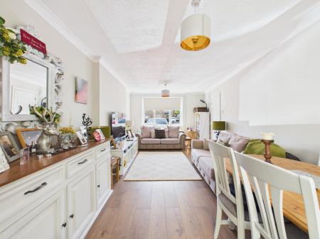 2 bedroom Semi-detached house for sale in Huntsmoor Road, Tadley, RG26