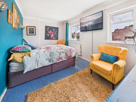 2 bedroom Semi-detached house for sale in Huntsmoor Road, Tadley, RG26
