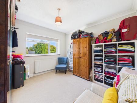 2 bedroom Semi-detached house for sale in Huntsmoor Road, Tadley, RG26