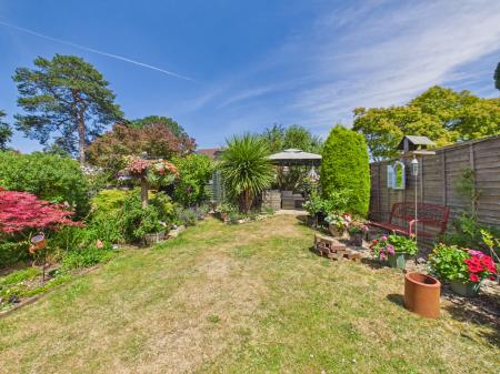 2 bedroom Semi-detached house for sale in Huntsmoor Road, Tadley, RG26