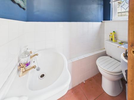 2 bedroom Semi-detached house for sale in Huntsmoor Road, Tadley, RG26