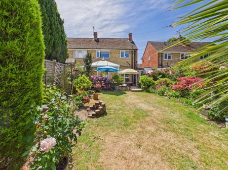 2 bedroom Semi-detached house for sale in Huntsmoor Road, Tadley, RG26