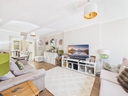 2 bedroom Semi-detached house for sale in Huntsmoor Road, Tadley, RG26