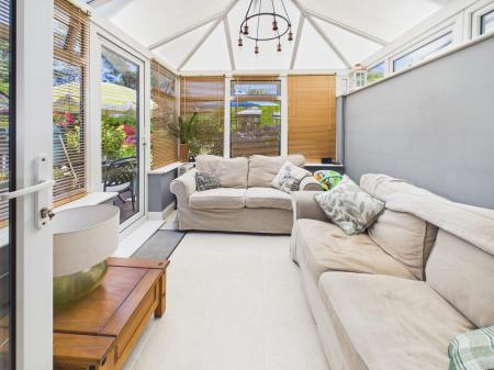 2 bedroom Semi-detached house for sale in Huntsmoor Road, Tadley, RG26