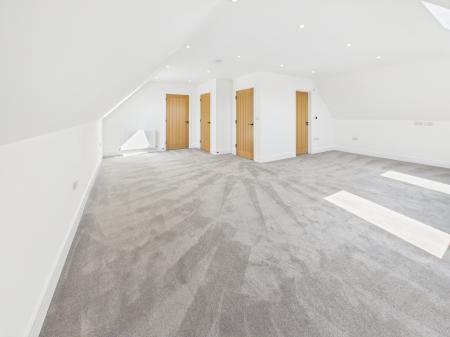 4 bedroom Detached house to let in Aldermaston Road, Pamber Green, Tadley, RG26