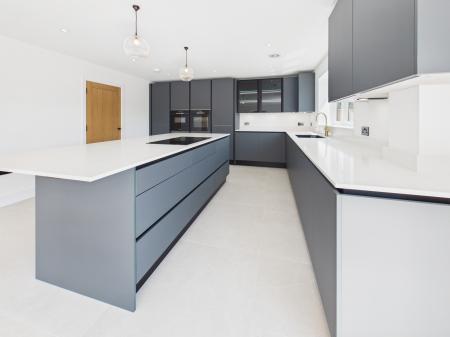 4 bedroom Detached house to let in Aldermaston Road, Pamber Green, Tadley, RG26