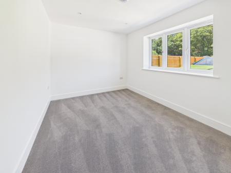 4 bedroom Detached house to let in Aldermaston Road, Pamber Green, Tadley, RG26