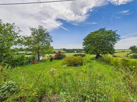 3 bedroom Semi-detached house for sale in 8 Oakley Road, Tadley, RG26