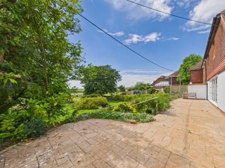 3 bedroom Semi-detached house for sale in 8 Oakley Road, Tadley, RG26