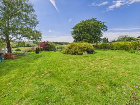 3 bedroom Semi-detached house for sale in 8 Oakley Road, Tadley, RG26
