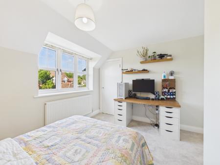 2 bedroom Semi-detached house for sale in Stanley Close, Baughurst, RG26