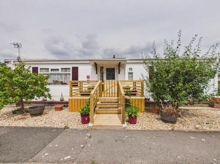 2 bedroom Park home for sale in Laburnum Rise, Crookham Common, RG19