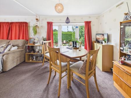 2 bedroom Park home for sale in Laburnum Rise, Crookham Common, RG19