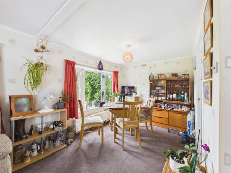 2 bedroom Park home for sale in Laburnum Rise, Crookham Common, RG19