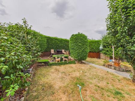 2 bedroom Park home for sale in Laburnum Rise, Crookham Common, RG19