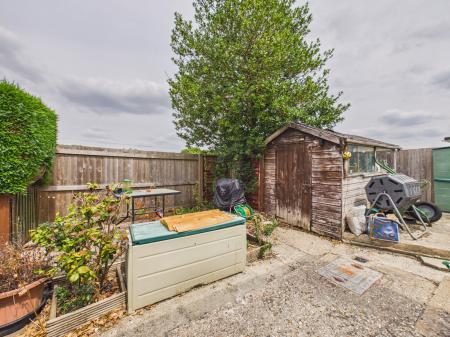 2 bedroom Park home for sale in Laburnum Rise, Crookham Common, RG19
