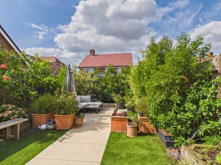 2 bedroom Semi-detached house for sale in Brae Burn Place, Bramley, RG26